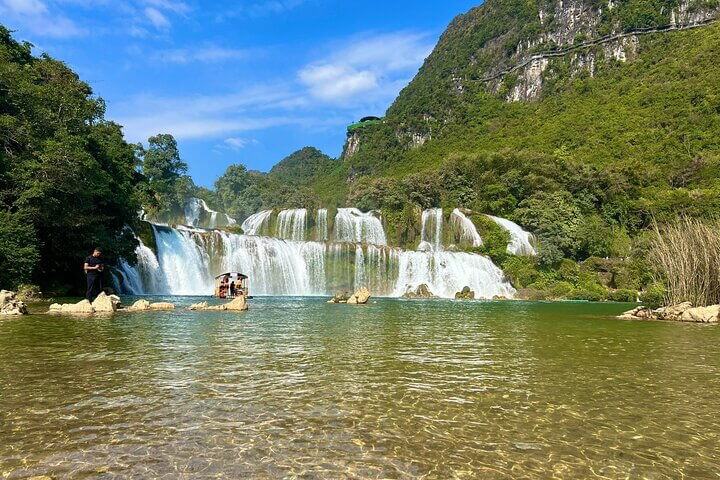 Ha-Giang-to-Ban-Gioc-Waterfall-1
