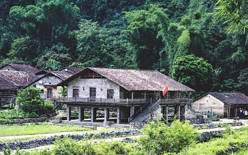 What is Khuoi Ky Stone Village Known For?