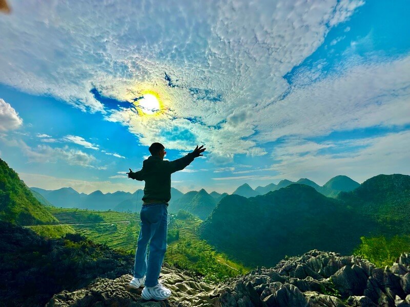 Sky Walk on Ma Pi Leng Pass